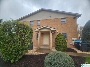 Building Photo - 2 Rosemont Ct