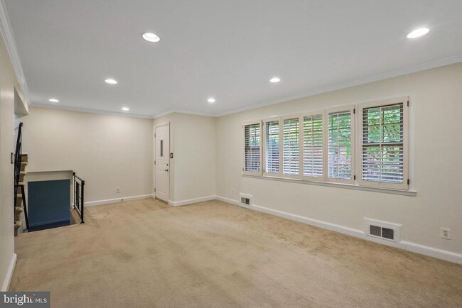 Building Photo - 1023 Rynex Dr