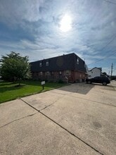 Building - Maple St Apartments