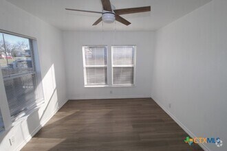 Building Photo - 1003 Estelle Ave