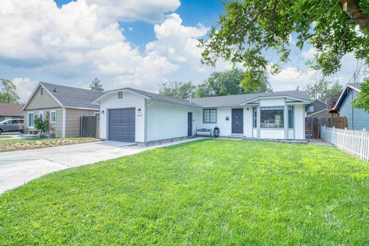 Foto principal - 6215 W Everett St