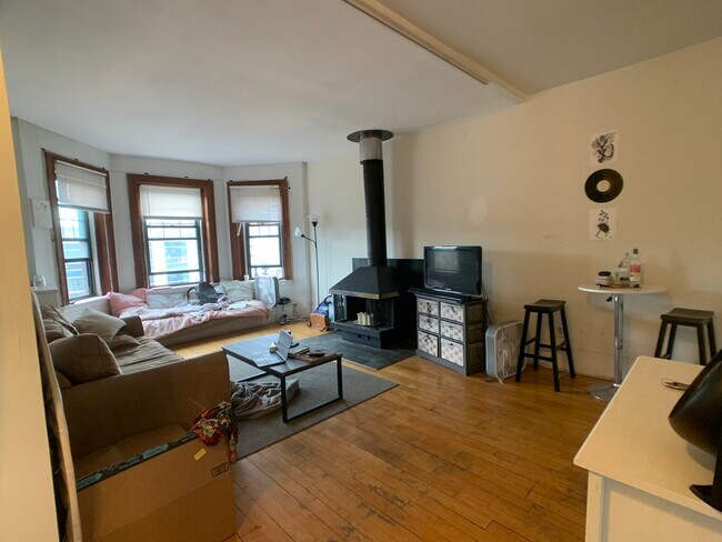 Foto del edificio - 1157 Commonwealth Ave