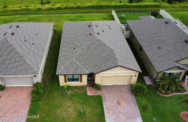Foto del edificio - 2073 Farmhouse Rd SE