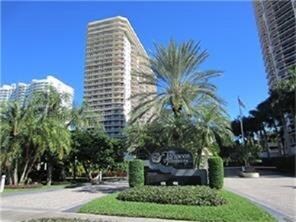 Building Photo - 20191 E Country Club Dr