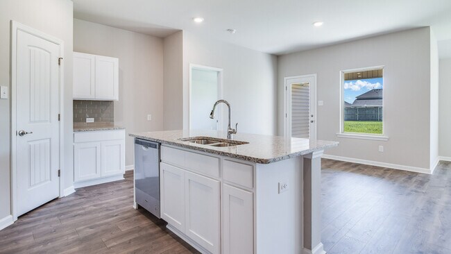 Foto del edificio - 6806 Cane Strip Ct