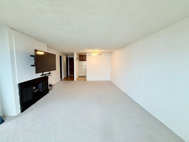 Building Photo - West Seattle Waterfront Condominium ~ West Beach Condominium