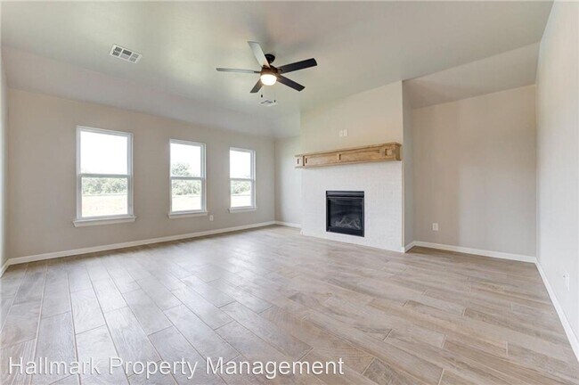 Foto del edificio - 4 br, 2.5 bath House - 2429 Creekside Circle