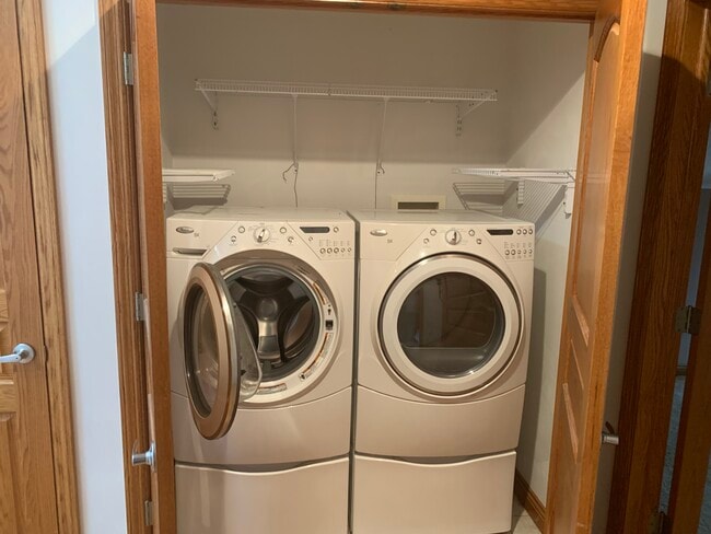 New washer and dryer - 900 Allegheny Ave