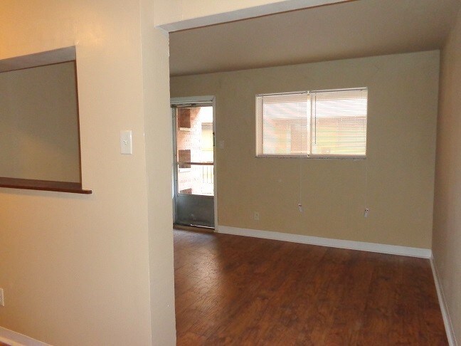 Building Photo - 4407 Chippewa St