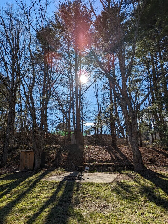Building Photo - 13 Pinehurst Cir