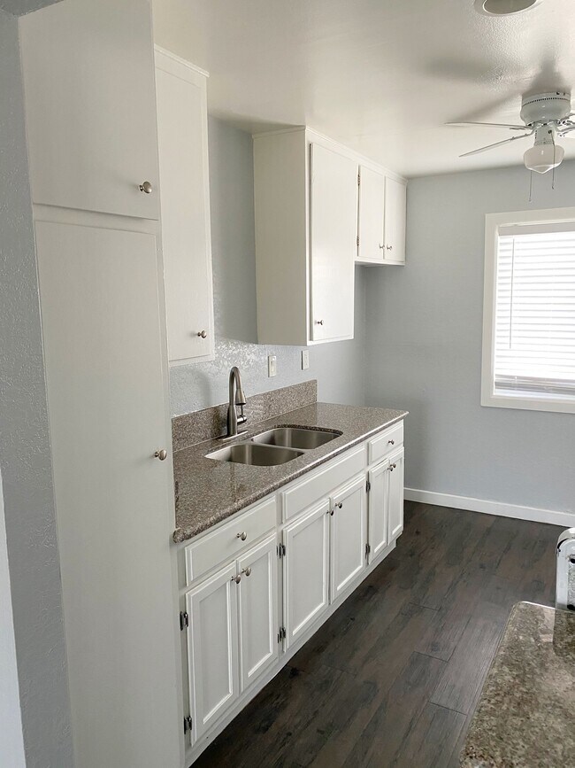 Building Photo - 12648 Paddison Ave