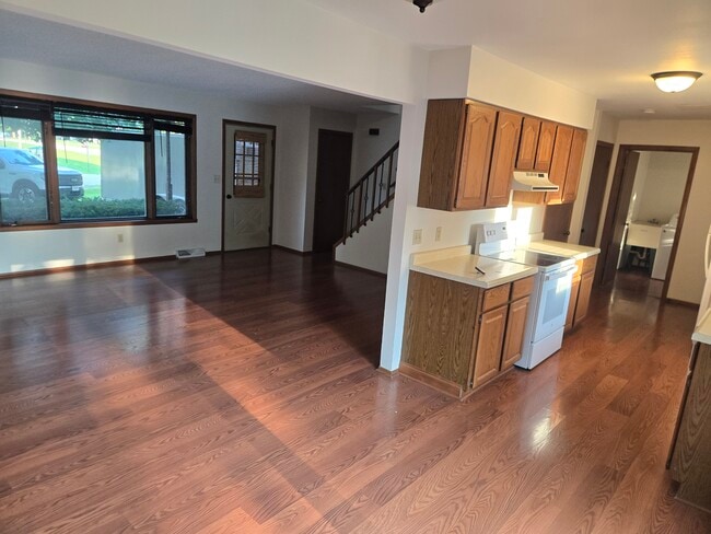 Building Photo - 7008 Ashwood Lane