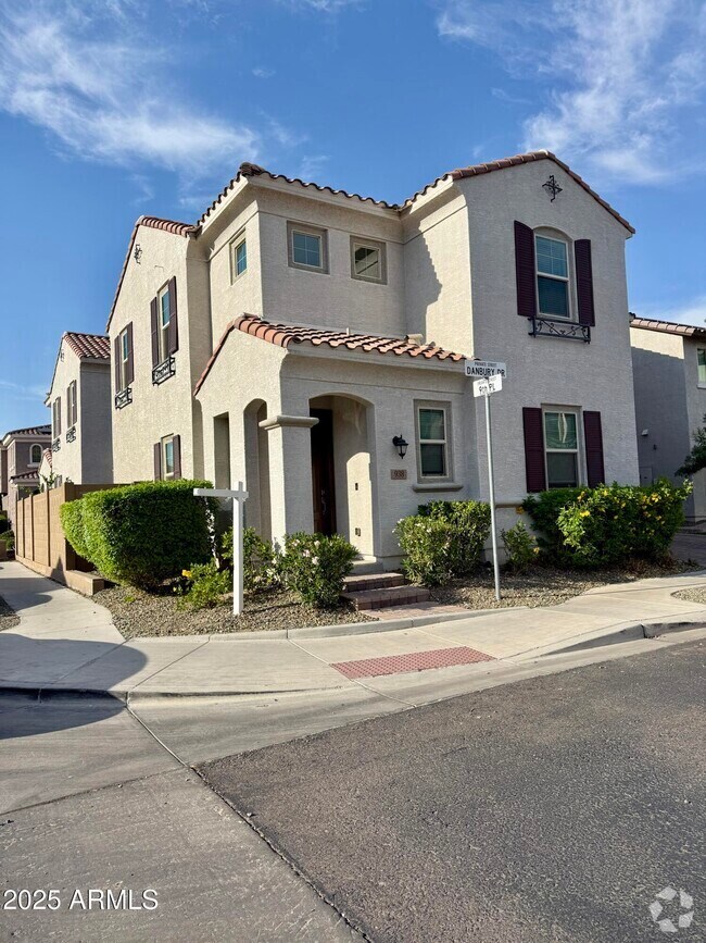 Building Photo - 938 E Danbury Dr