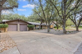 Building Photo - 7103 Mesa Dr