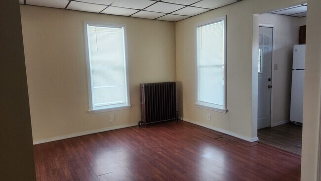 Building Photo - 1818 N 6th Ave