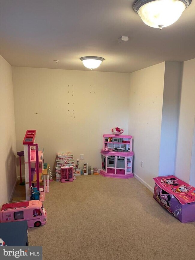 Foto del edificio - 9171 Landon House Ln