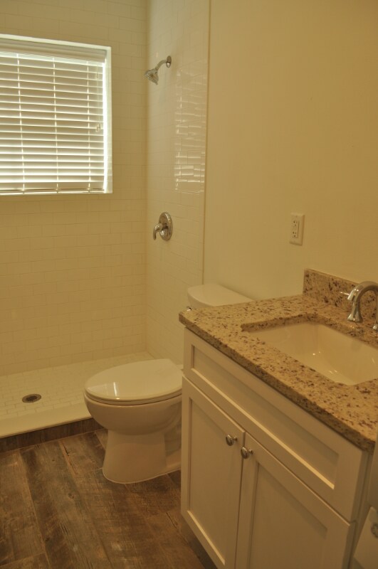 Foto del edificio - 520 Holt Ave