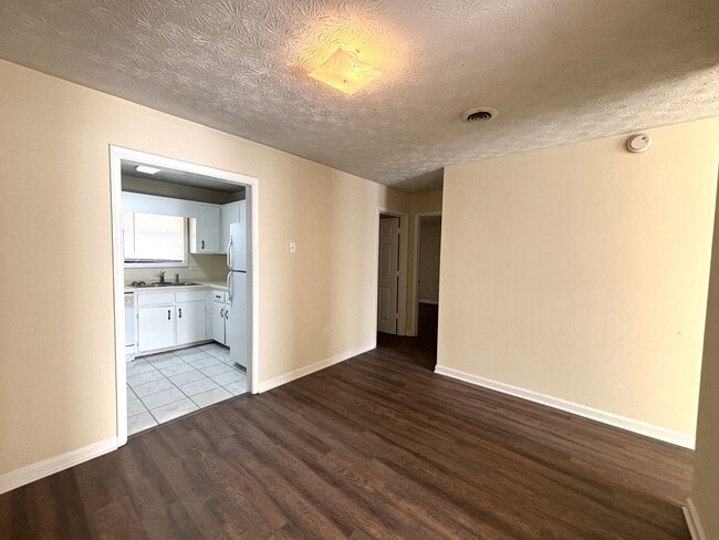 Photo - EAST PACES DR - 250/252 Apartment