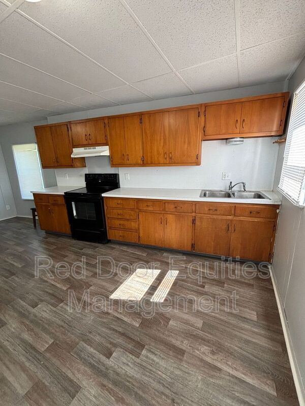 Foto del edificio - 403 W Wheeling St