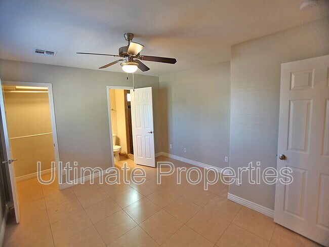 Foto del edificio - 1003 W Howe St