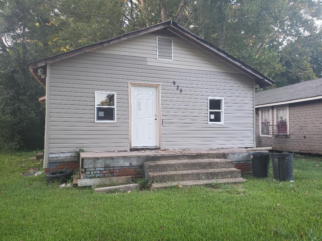Primary Photo - 930 Carver St