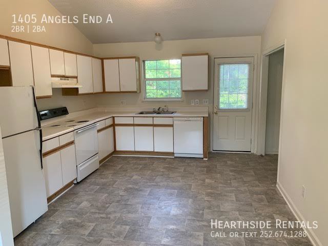 Building Photo - 1405 Angels End