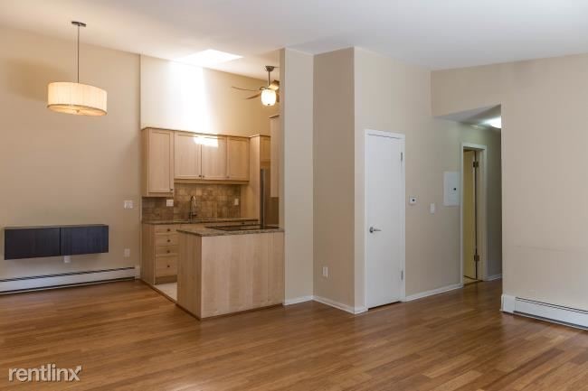 Building Photo - 2800 Kalmia Ave
