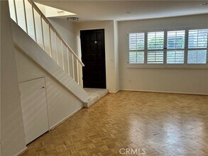 Building Photo - 13112 Moorpark St