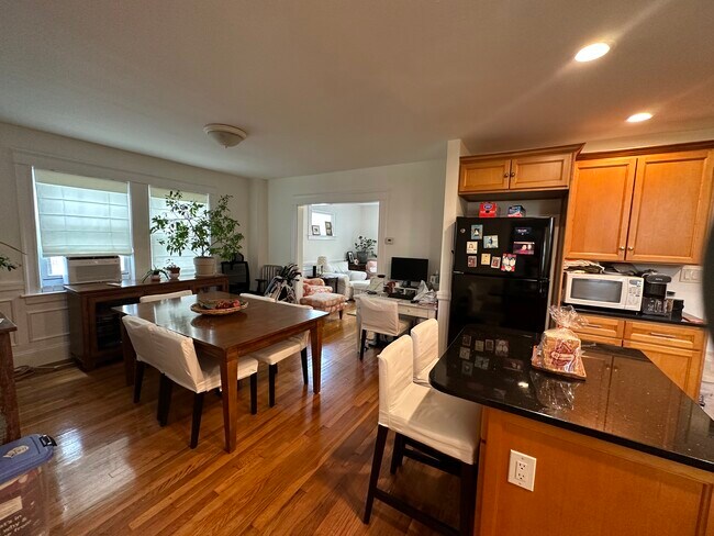 Building Photo - 40 Trapelo St
