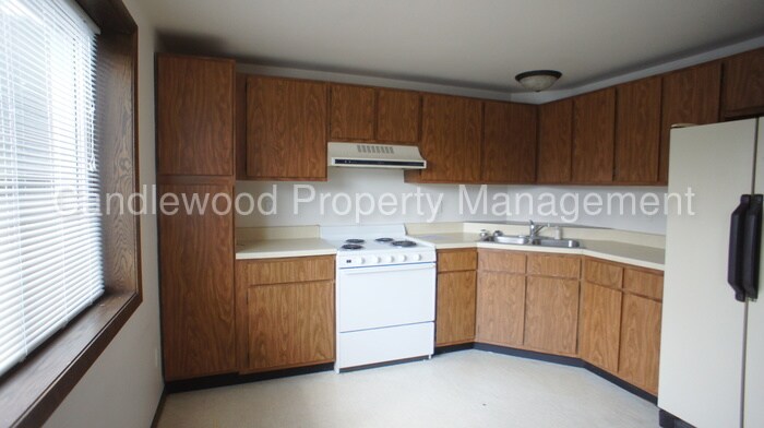 Building Photo - 2840 Plover Springs Dr