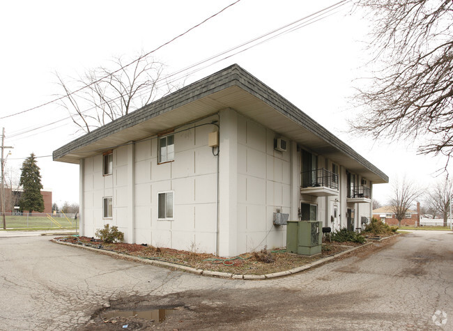 Building Photo - Cherry Hill Villa