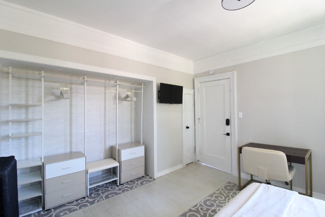 Foto del edificio - 800 Monroe Ave