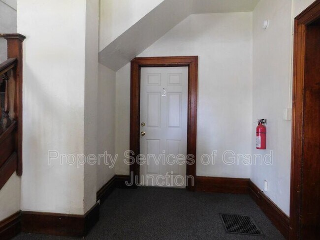 Foto del edificio - 816 Grand Ave