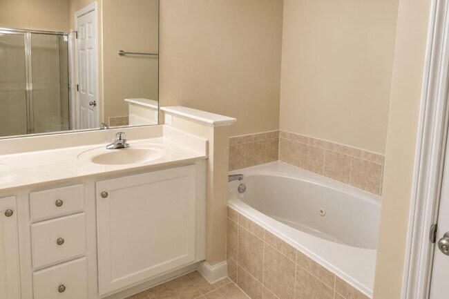 Building Photo - 4305 Flintlock Ln