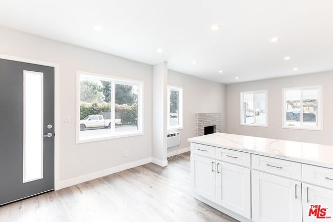 Building Photo - 3872 Bentley Ave