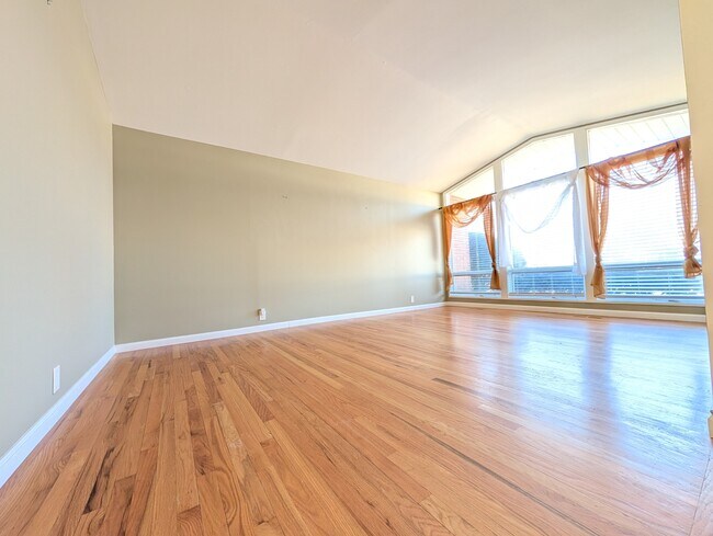 Foto del edificio - 3670 Tremont Dr