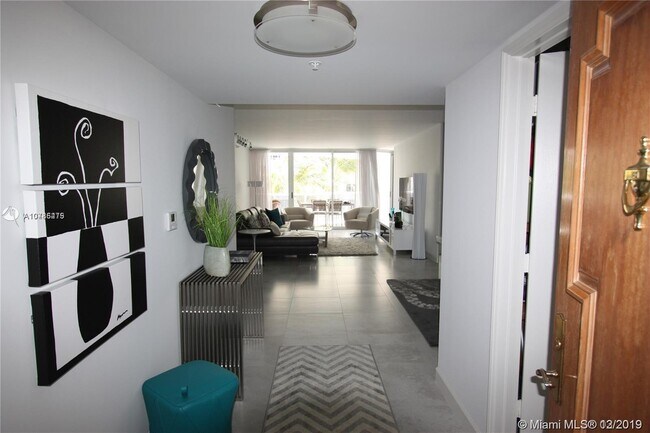 Building Photo - 16711 Collins Ave