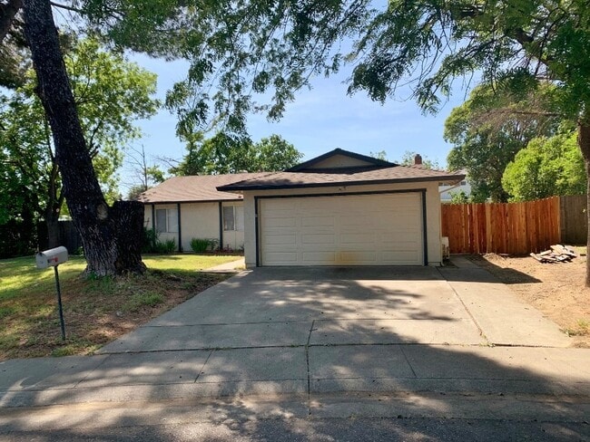 Foto del edificio - 3 Bedroom One Story Corner Lot Dixon *STAR...