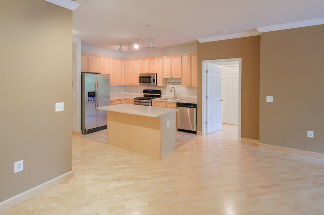 Building Photo - Modern 2 Bedroom and 2 Bath condo; amazing...