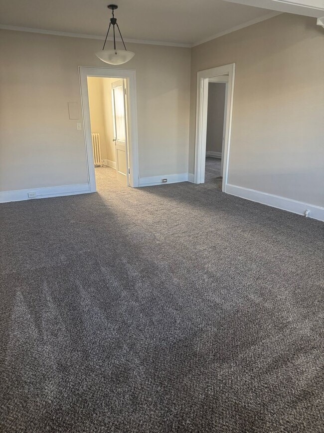 Building Photo - 2464 Harney St