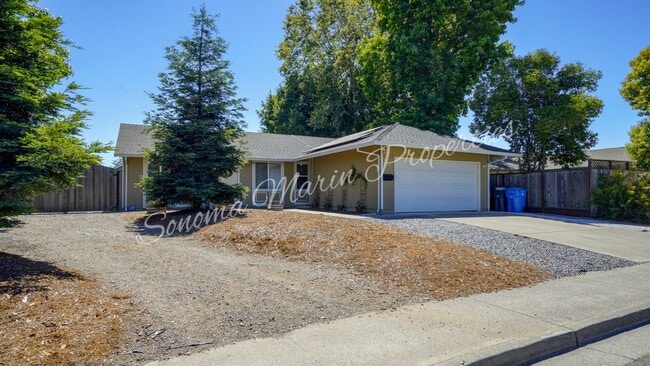 Building Photo - ~Beautiful Updated 4 Bed/2 Bath in Rohnert...