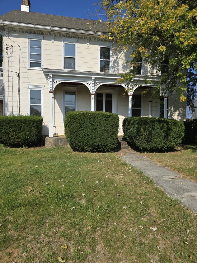 Foto principal - 146 Clouser Rd