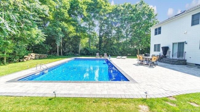 Foto del edificio - 6 Bay Run Ln