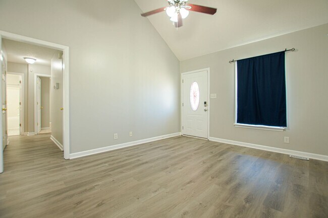 Foto del edificio - 1701 Autumnwood Blvd