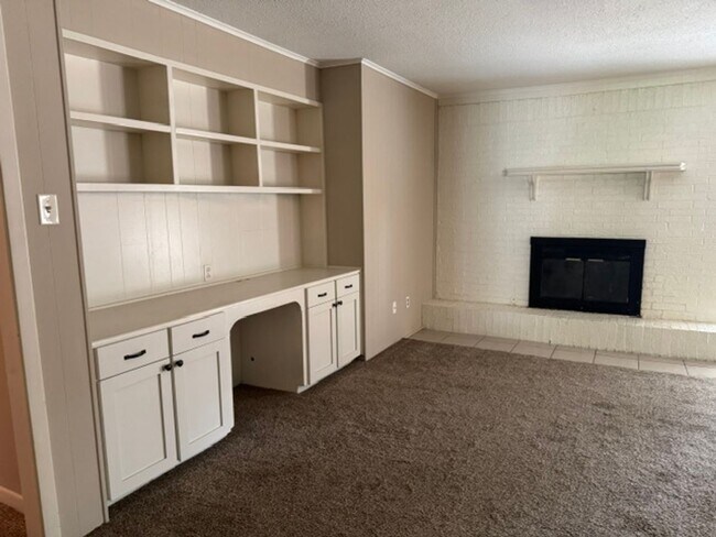 Foto del edificio - 3/2/2 Fenced Yard LISD Pet Friendly