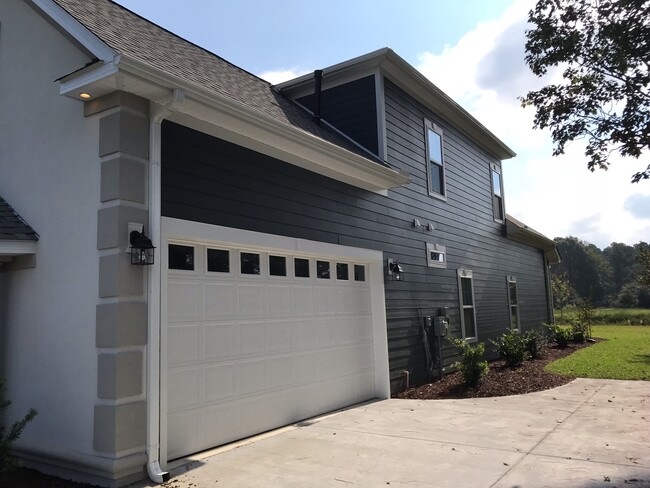 Building Photo - EXECUTIVE HOME IN WILD WING PLANTATION