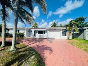 Building Photo - 1400 N 74th Terrace