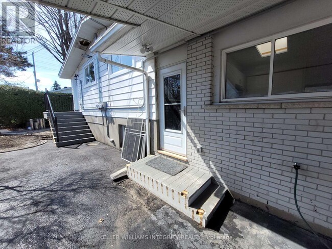 Photo du bâtiment - 1056 Harkness Ave