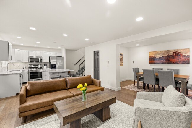 Foto del edificio - 650 S Monarch St