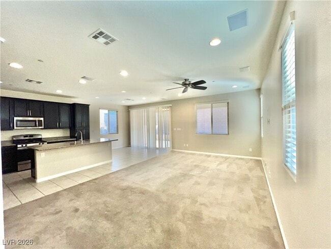 Building Photo - 365 Badinerie St